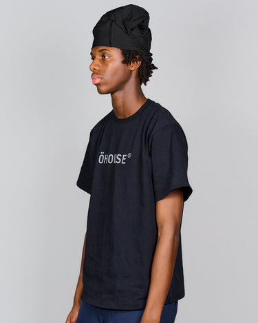 Sort öhouse t-shirt fra siden herremodel